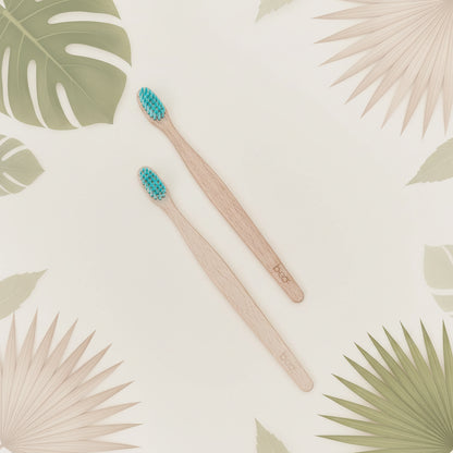 Brosse à dents bois de hêtre taille enfant. brosse souple.