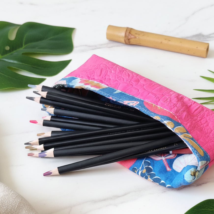 Étui-trousse multifonction en simili cuir et coton avec liseré doré élégant - Présenté en trousse 
