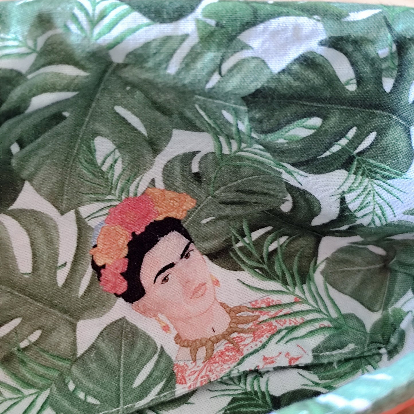 Étui-trousse multifonction en simili cuir et coton avec liseré doré élégant - présenté intérieur